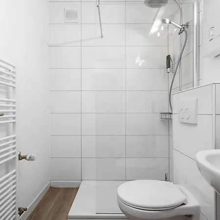 5, Direkt Am Bahnhof