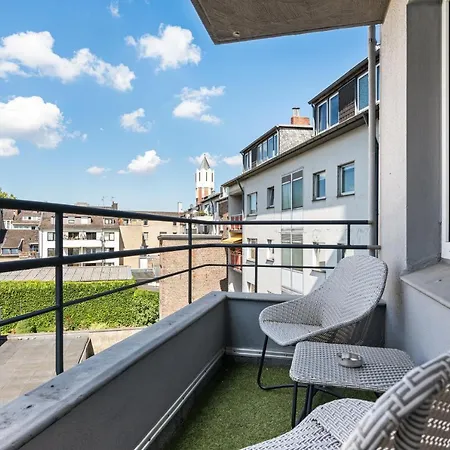 5, Direkt Am Bahnhof آخن