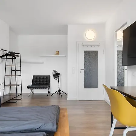 5, Direkt Am Bahnhof *