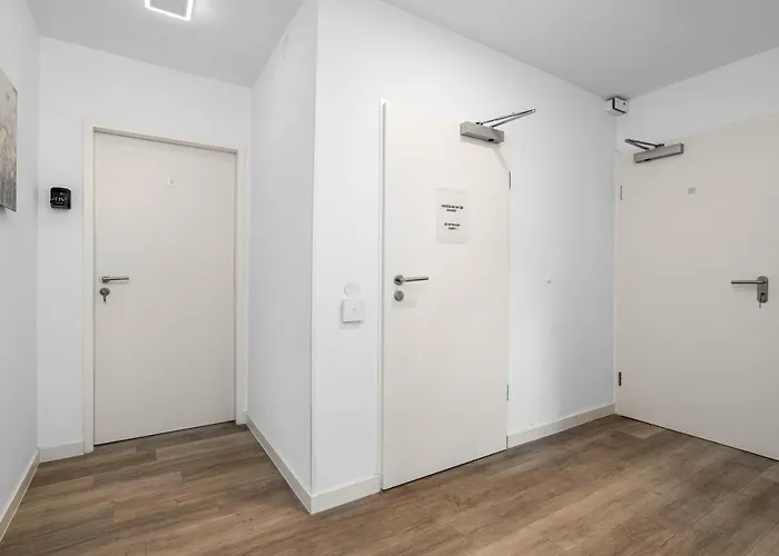 5, Direkt Am Bahnhof Apartment *