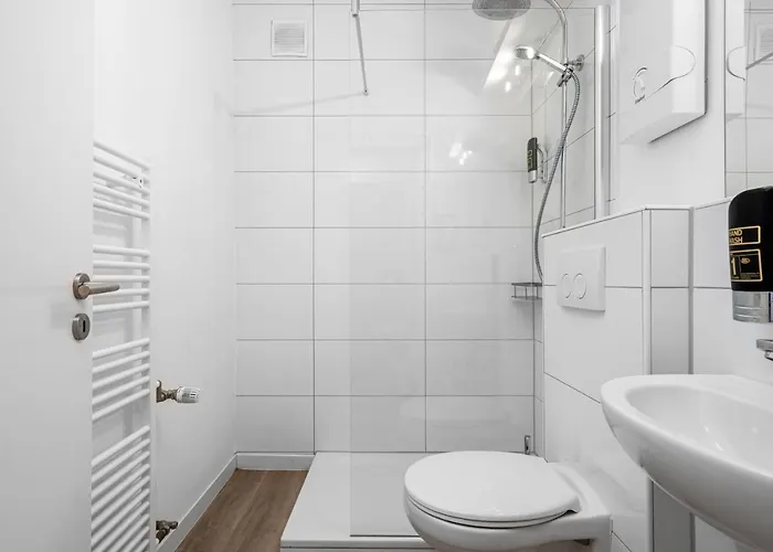 5, Direkt Am Bahnhof