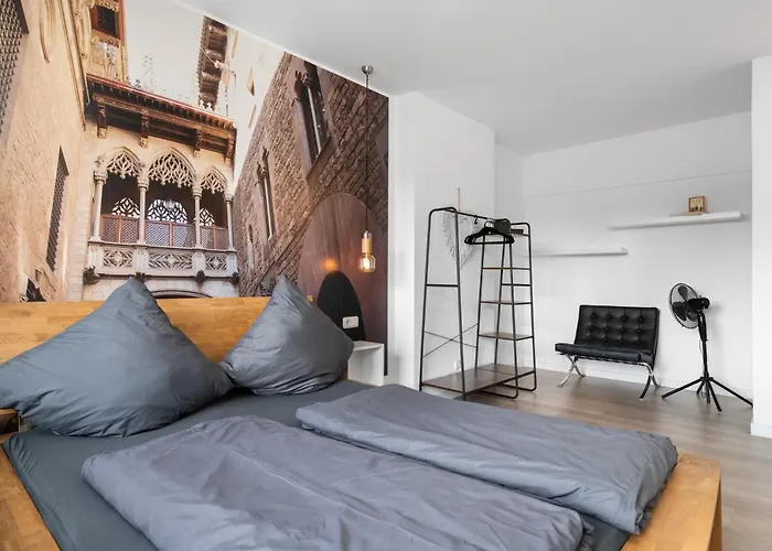 5, Direkt Am Bahnhof Apartment *