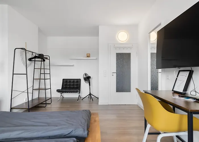 5, Direkt Am Bahnhof *